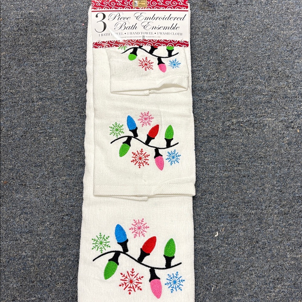 Embroidered Bath Ensemble with Holiday Lights